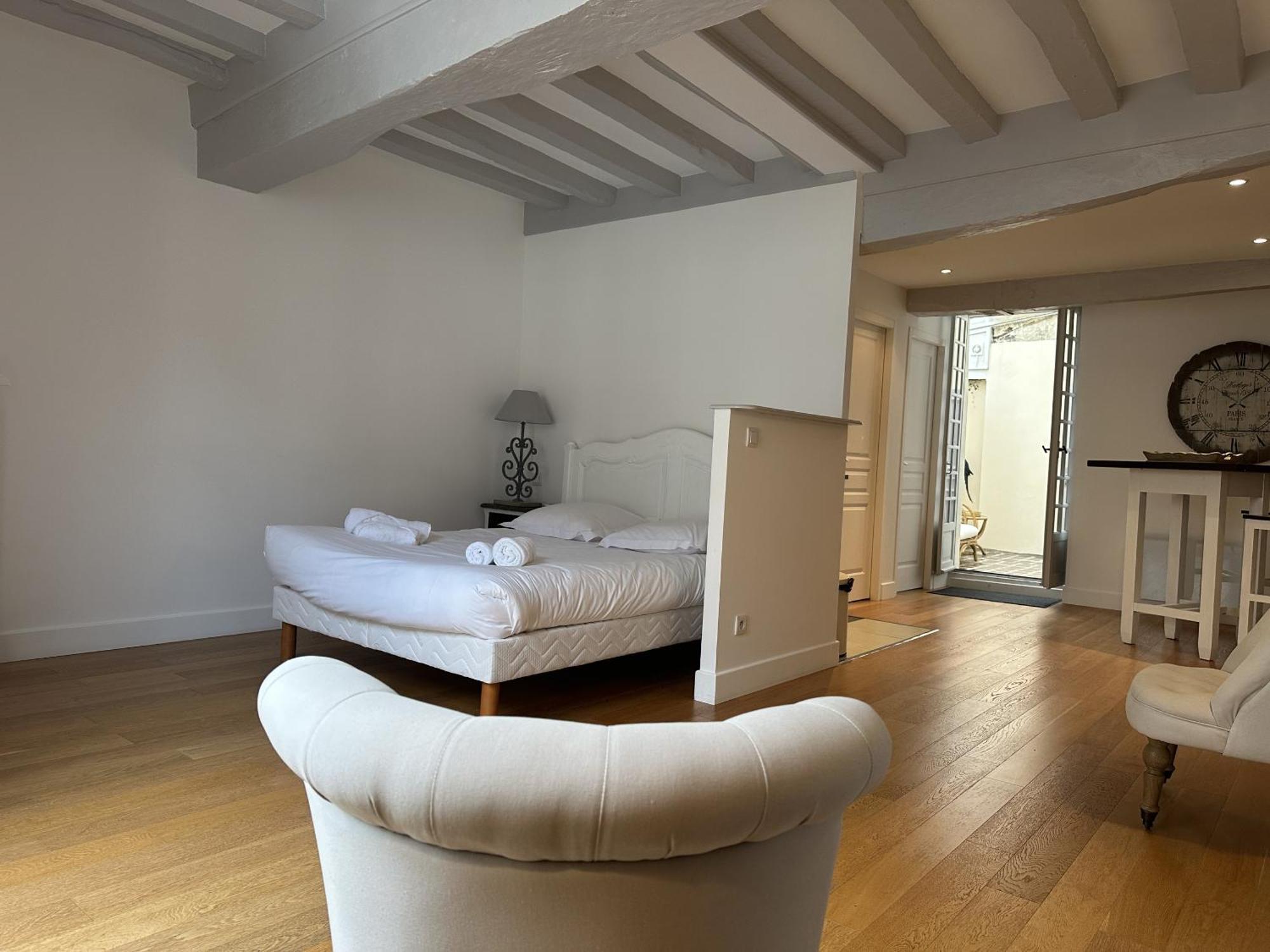 Batisse Paradis * Beaune (Cote d'Or)